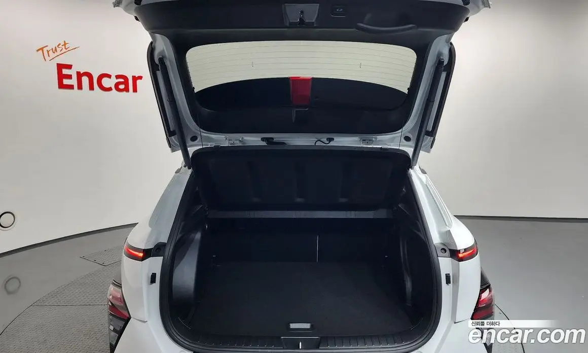 Hyundai Kona 2025 1.6 автомат (гидро), фото 25