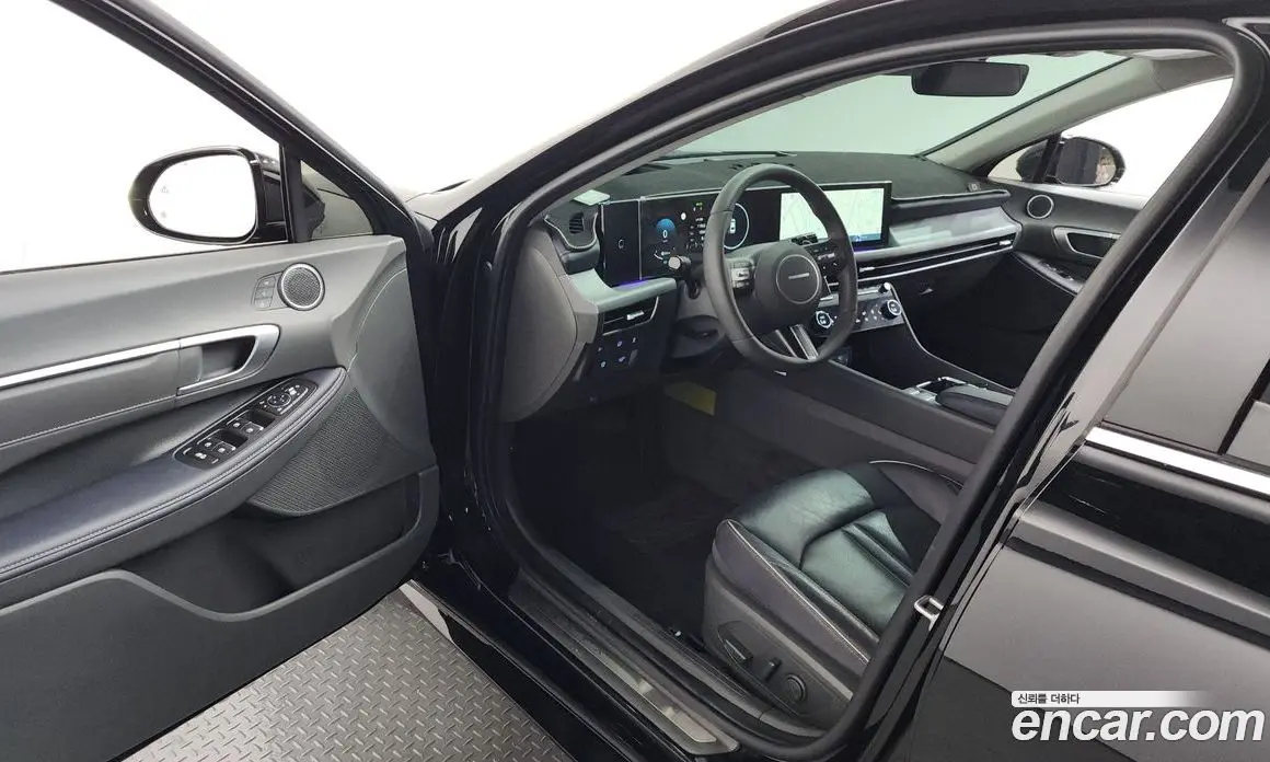 Hyundai Sonata 2023 2.0 автомат (гидро), фото 13
