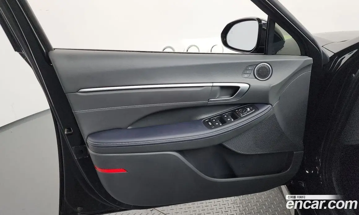 Hyundai Sonata 2023 2.0 автомат (гидро), фото 14