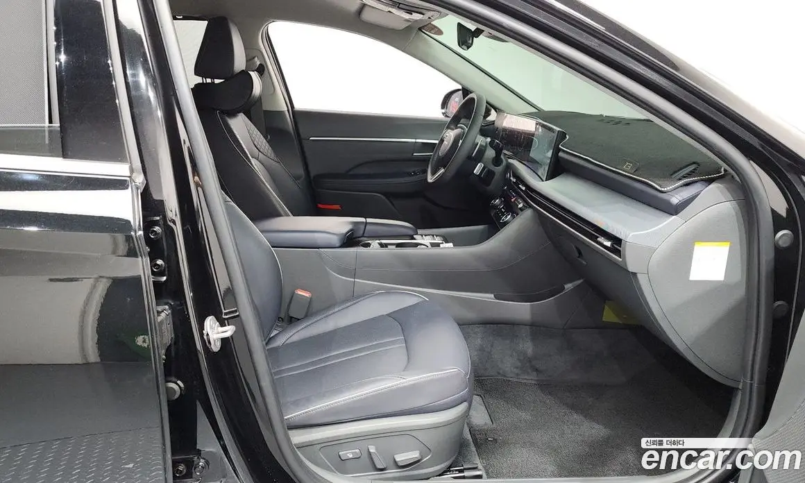 Hyundai Sonata 2023 2.0 автомат (гидро), фото 16