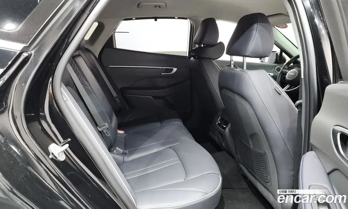 Hyundai Sonata 2023 2.0 автомат (гидро), фото 17