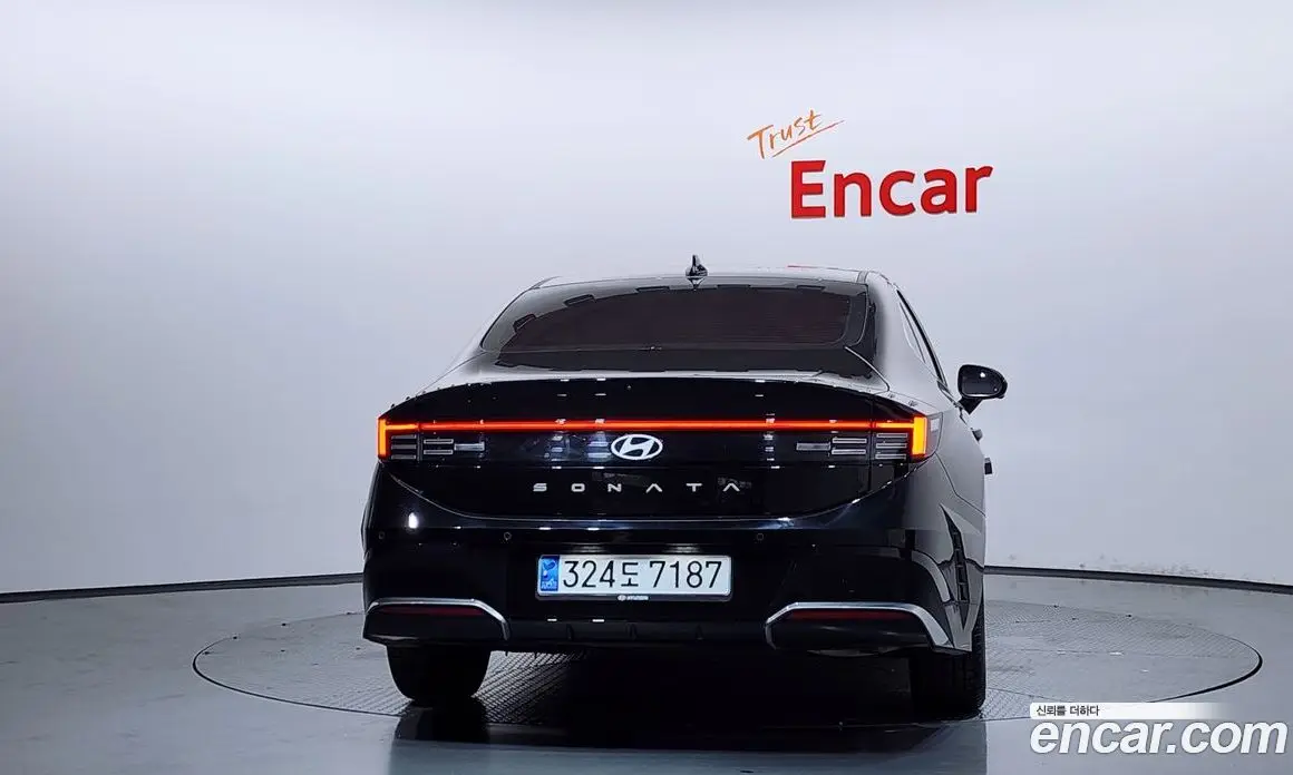 Hyundai Sonata 2023 2.0 автомат (гидро), фото 4