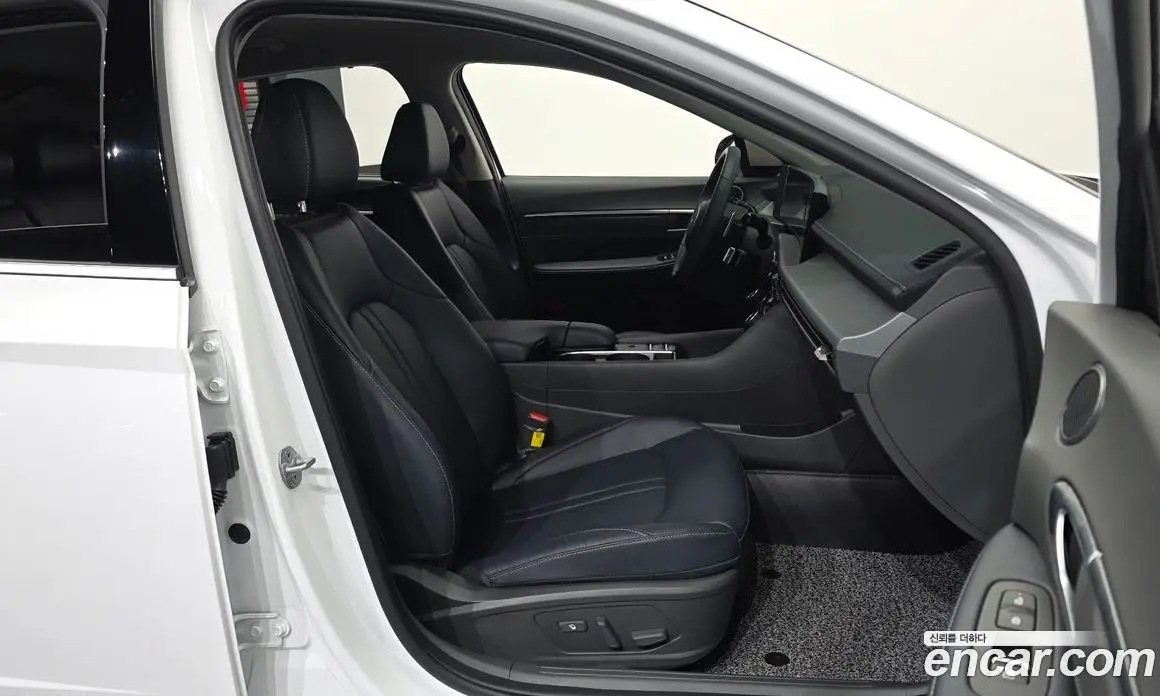 Hyundai Sonata 2025 1.6 автомат (гидро), фото 17