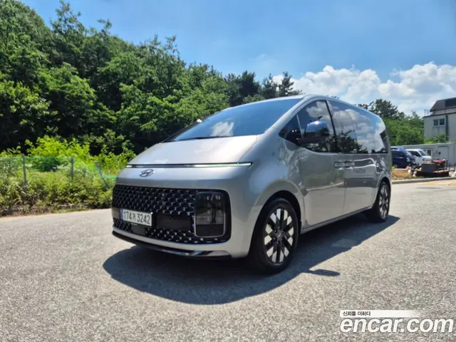 Hyundai Staria 2022 2.2 автомат (гидро), миниатюра 2