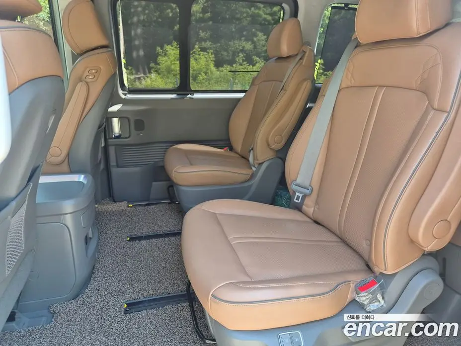 Hyundai Staria 2022 2.2 автомат (гидро), фото 16