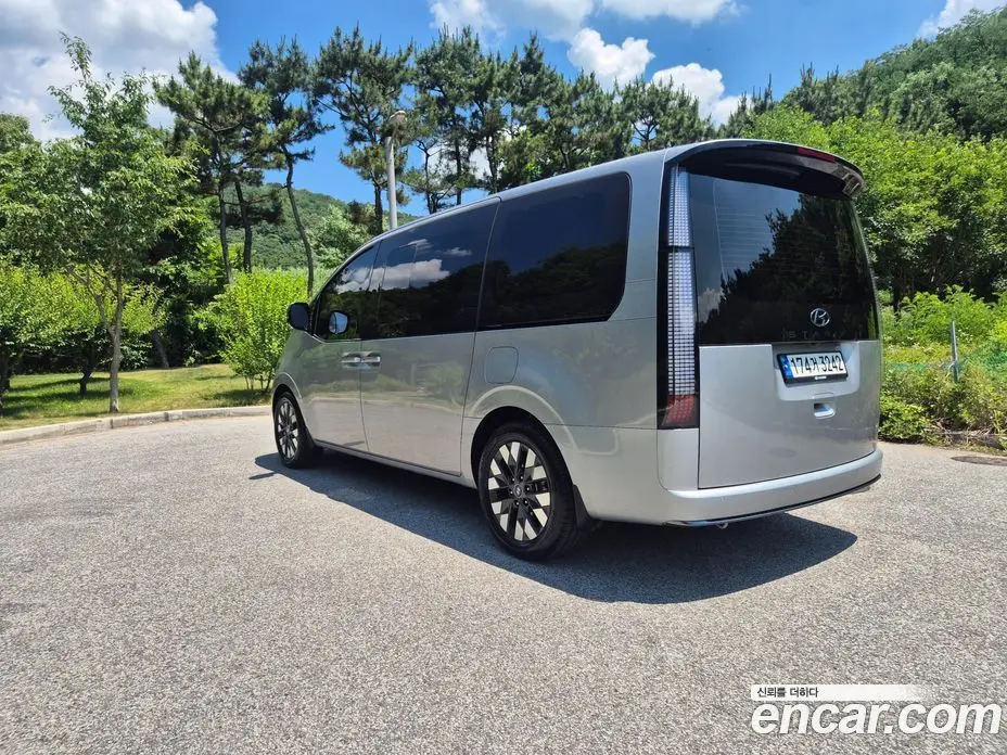 Hyundai Staria 2022 2.2 автомат (гидро), фото 4