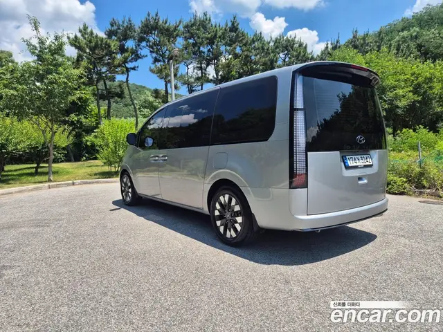 Hyundai Staria 2022 2.2 автомат (гидро), миниатюра 4