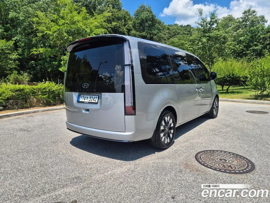Hyundai Staria 2022 2.2 автомат (гидро), фото 6
