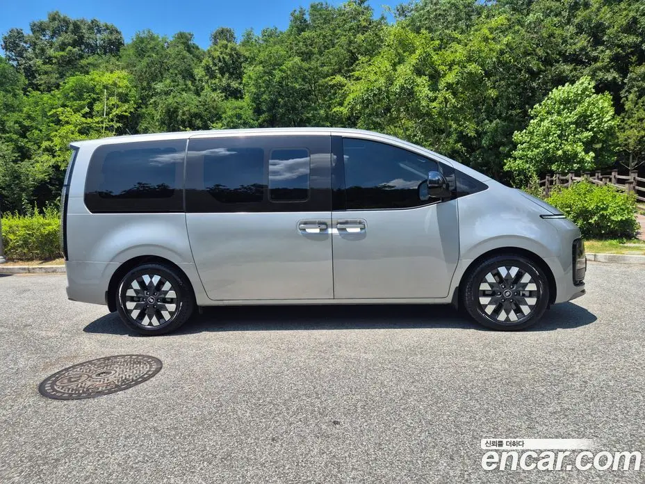 Hyundai Staria 2022 2.2 автомат (гидро), фото 7