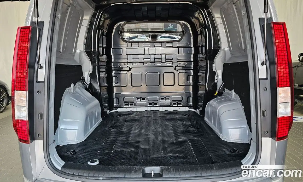 Hyundai Staria 2024 2.2 автомат (гидро), фото 26