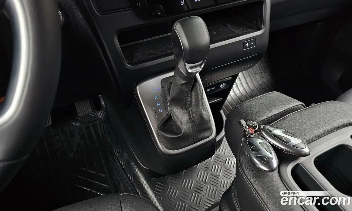 Hyundai Staria 2024 2.2 автомат (гидро), фото 12