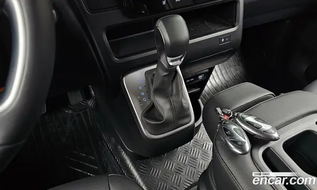 Hyundai Staria 2024 2.2 автомат (гидро), миниатюра 12