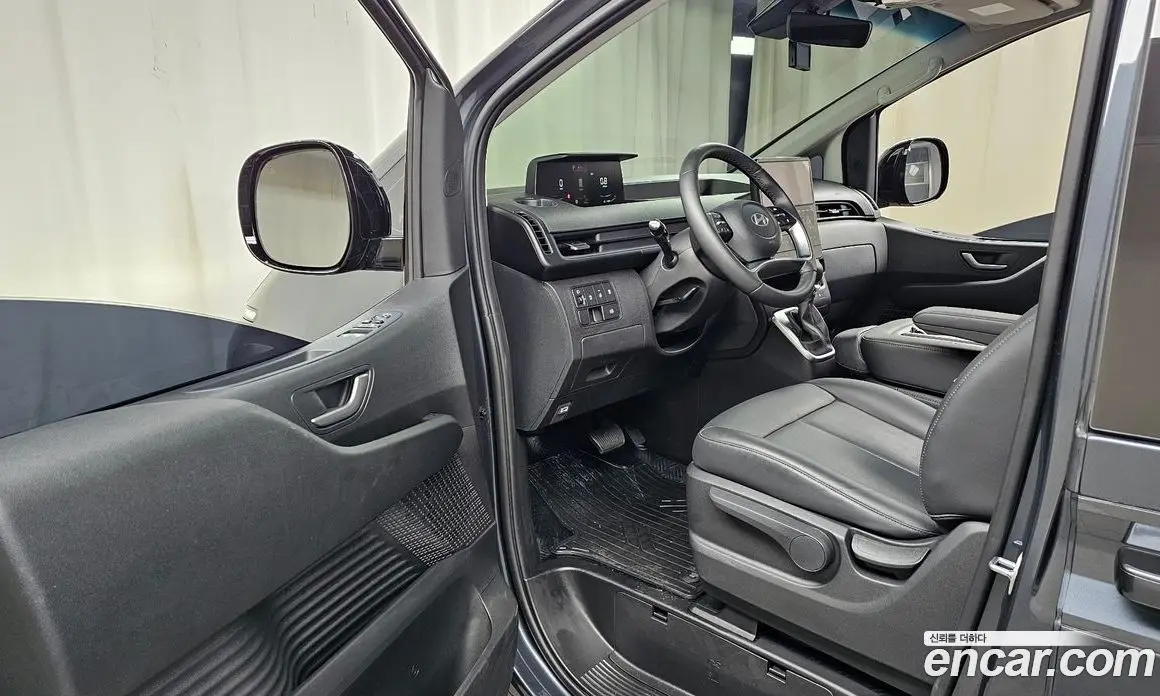 Hyundai Staria 2024 2.2 автомат (гидро), фото 13