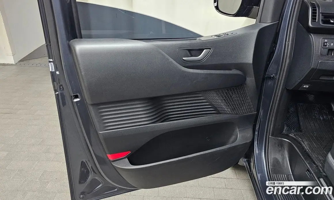 Hyundai Staria 2024 2.2 автомат (гидро), фото 14