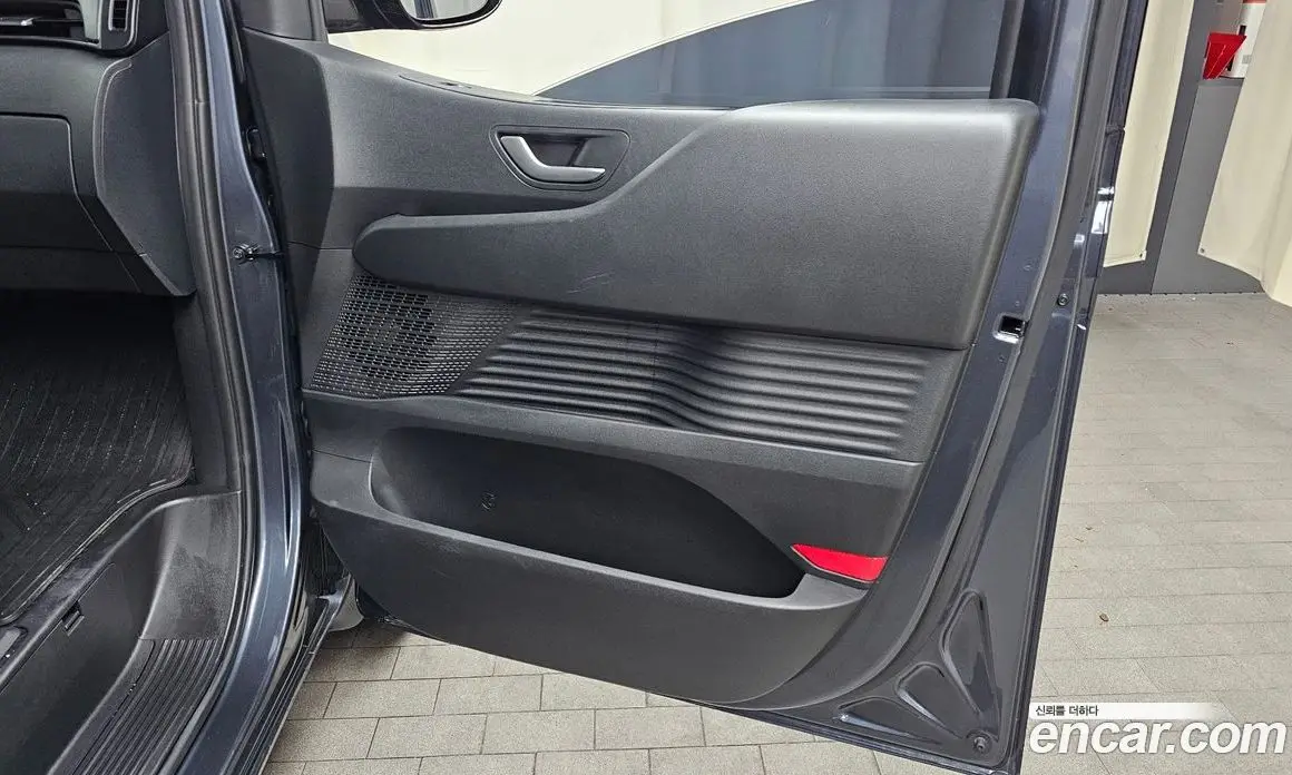 Hyundai Staria 2024 2.2 автомат (гидро), фото 15