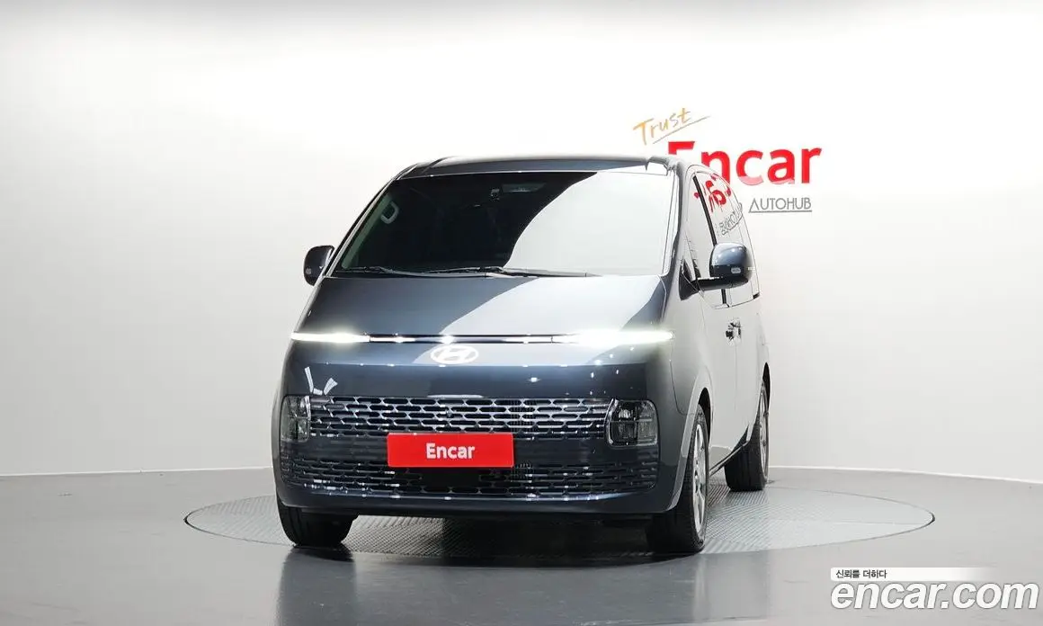 Hyundai Staria 2024 2.2 автомат (гидро), фото 3