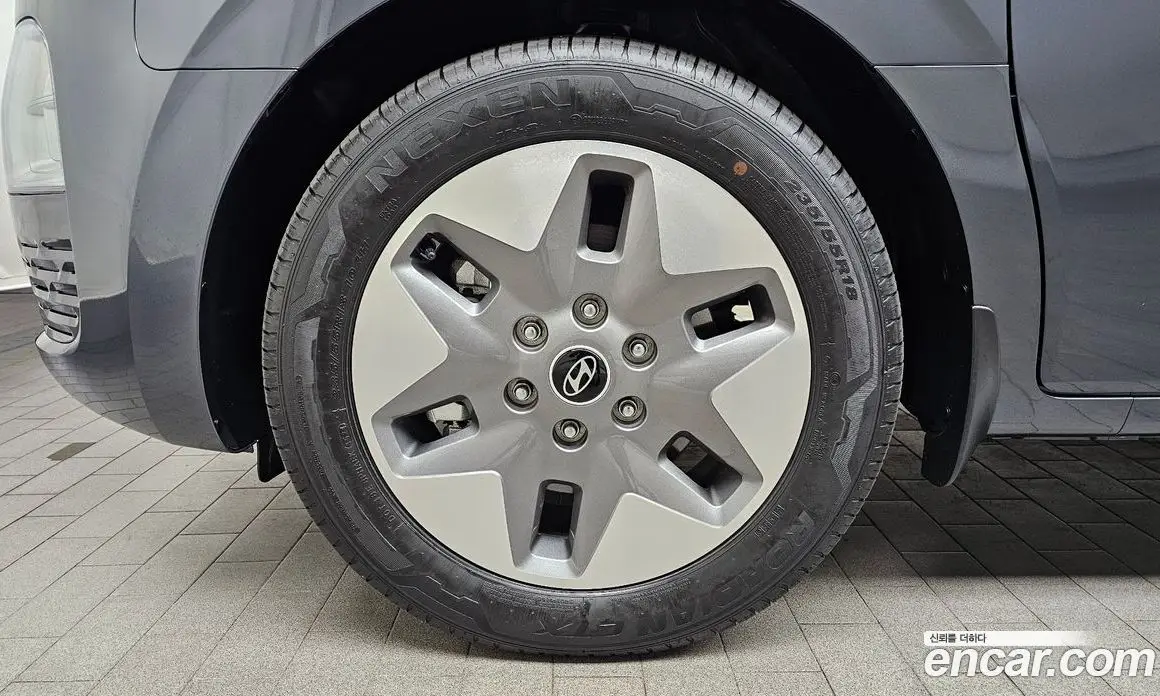 Hyundai Staria 2024 2.2 автомат (гидро), фото 5