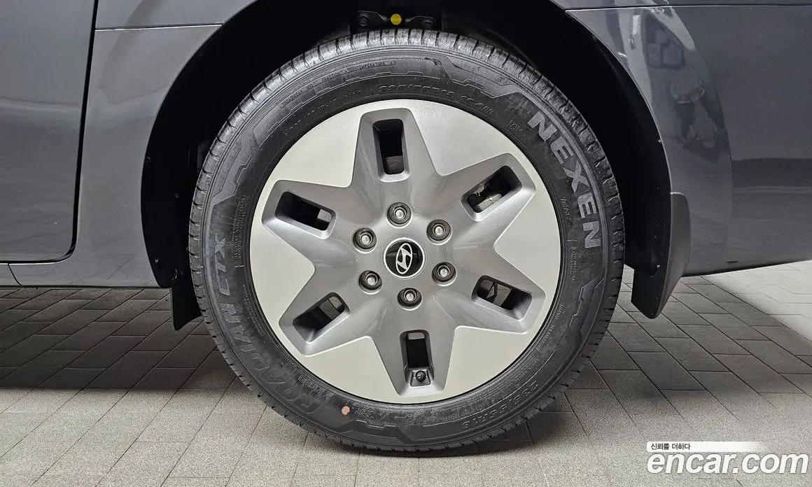 Hyundai Staria 2024 2.2 автомат (гидро), фото 7