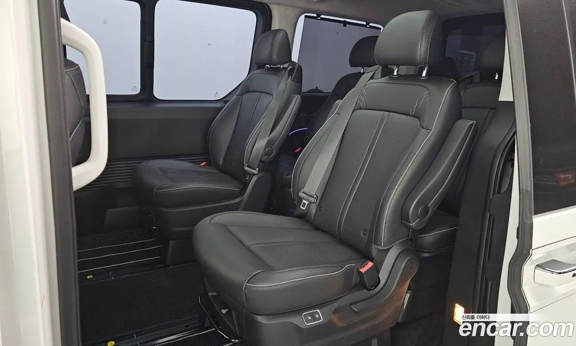 Hyundai Staria 2025 2.2 автомат (гидро), фото 12