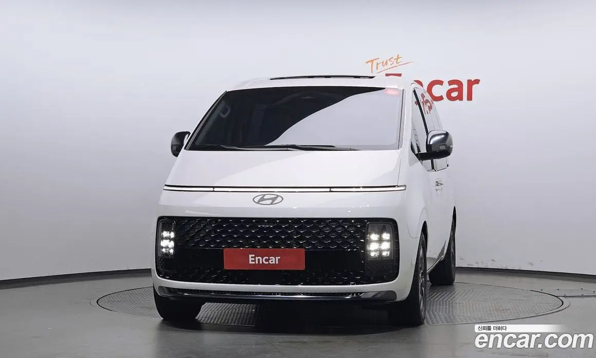 Hyundai Staria 2025 2.2 автомат (гидро), фото 3