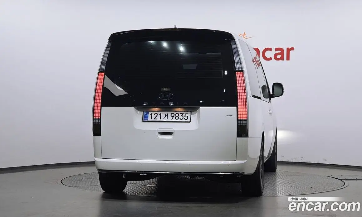 Hyundai Staria 2025 2.2 автомат (гидро), фото 4