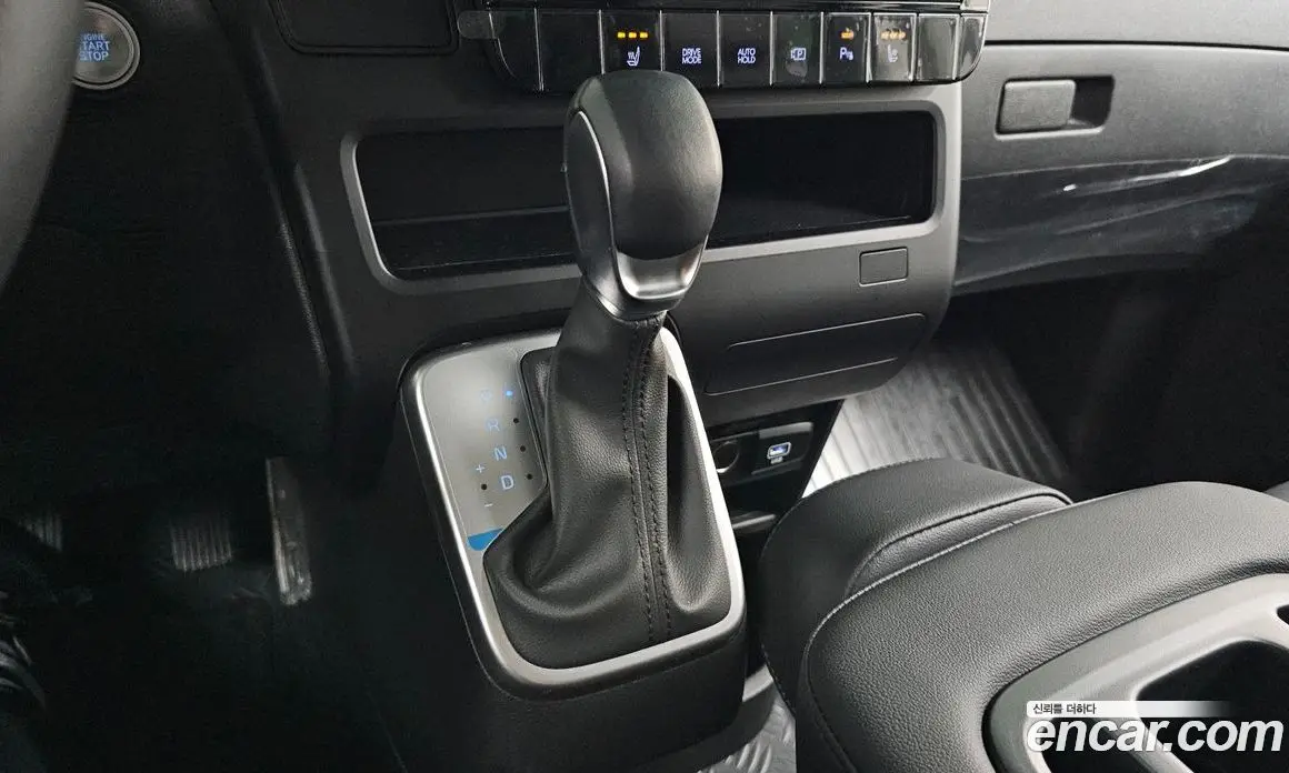 Hyundai Staria 2025 1.6 автомат (гидро), фото 12