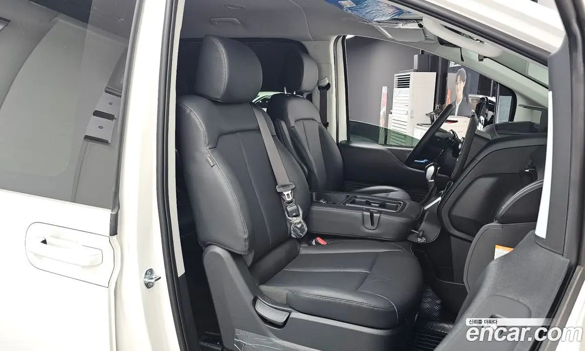 Hyundai Staria 2025 1.6 автомат (гидро), фото 16