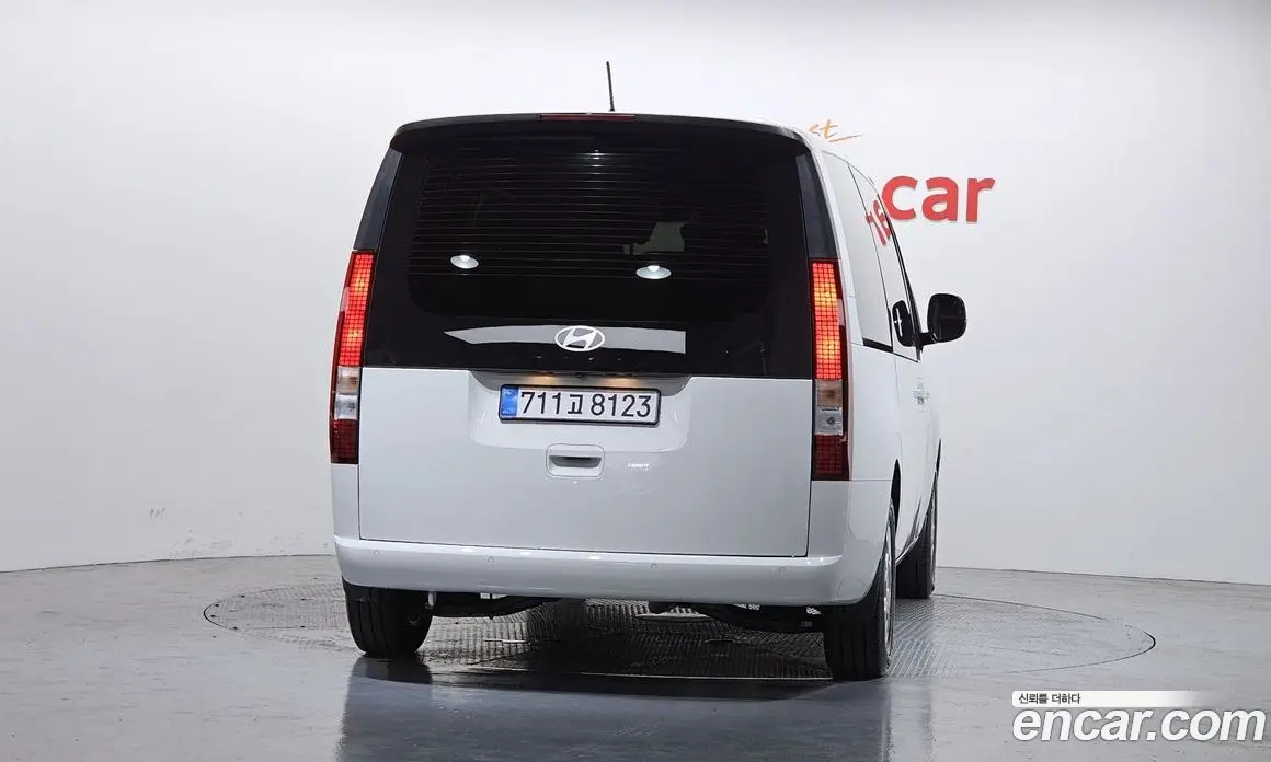 Hyundai Staria 2025 1.6 автомат (гидро), фото 4