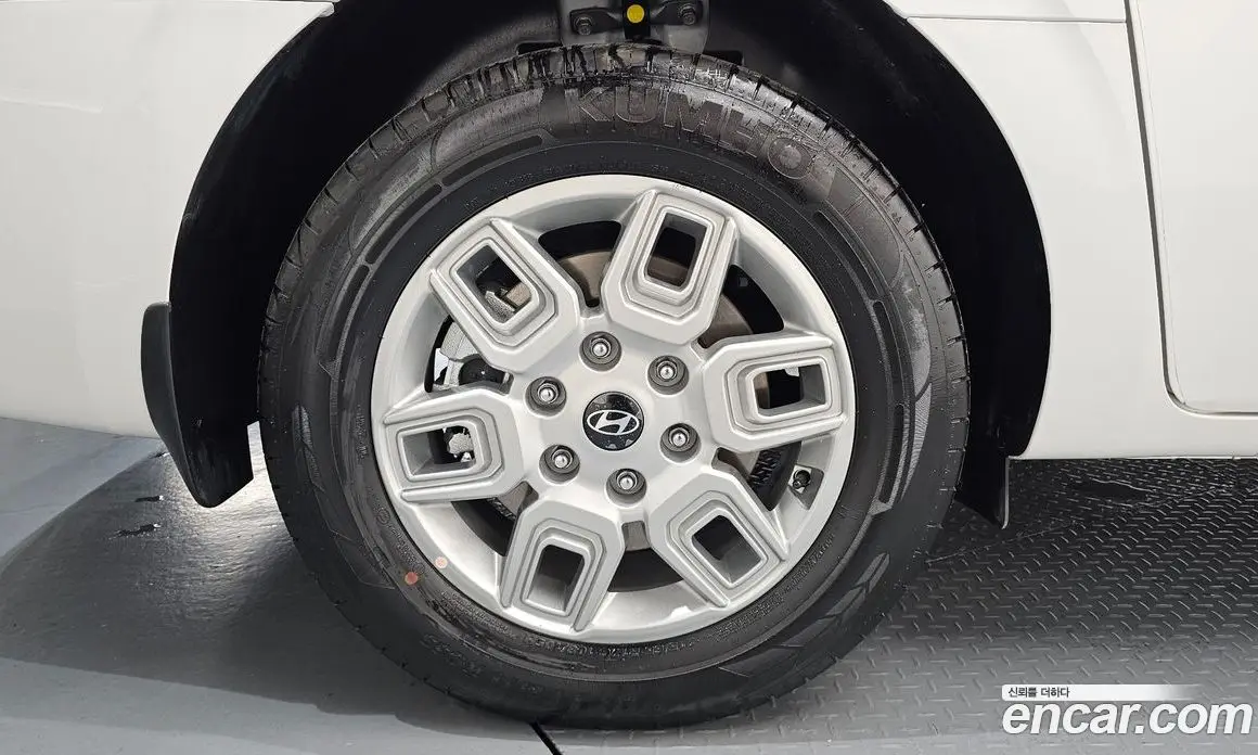 Hyundai Staria 2025 1.6 автомат (гидро), фото 5