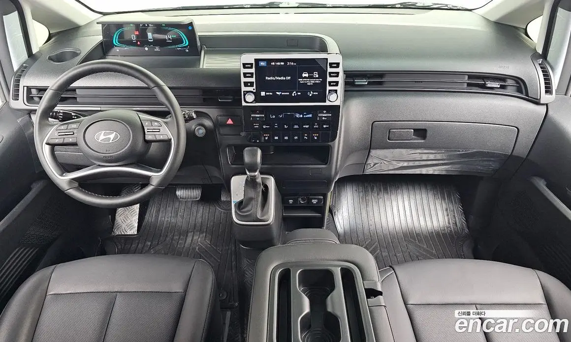 Hyundai Staria 2025 1.6 автомат (гидро), фото 10