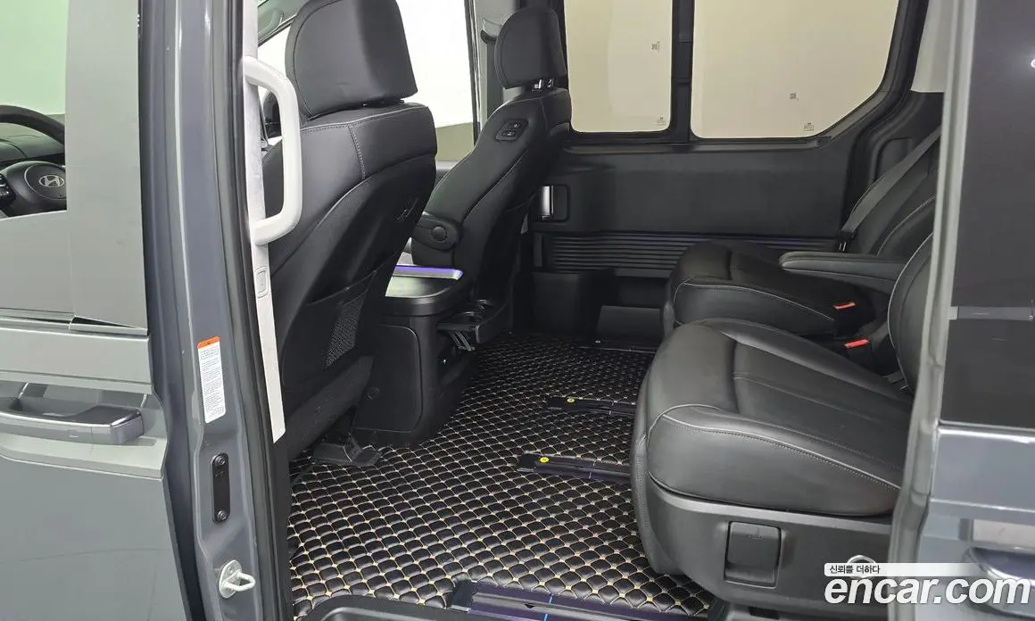 Hyundai Staria 2025 2.2 автомат (гидро), фото 12