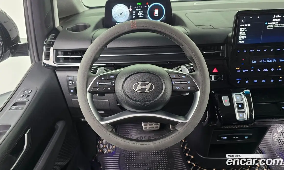 Hyundai Staria 2025 2.2 автомат (гидро), фото 14