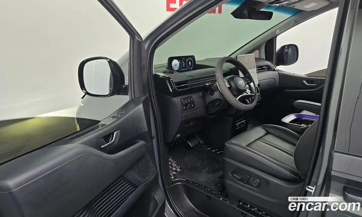 Hyundai Staria 2025 2.2 автомат (гидро), фото 10