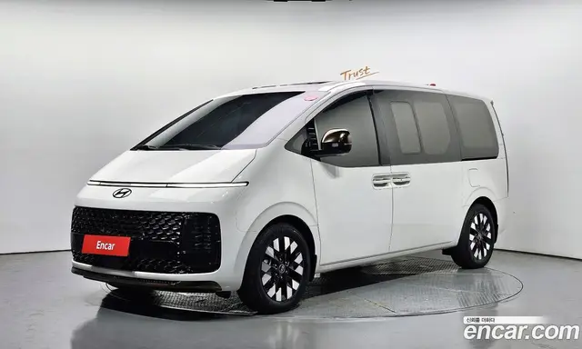 Hyundai Staria, 2025, 7 963 км
