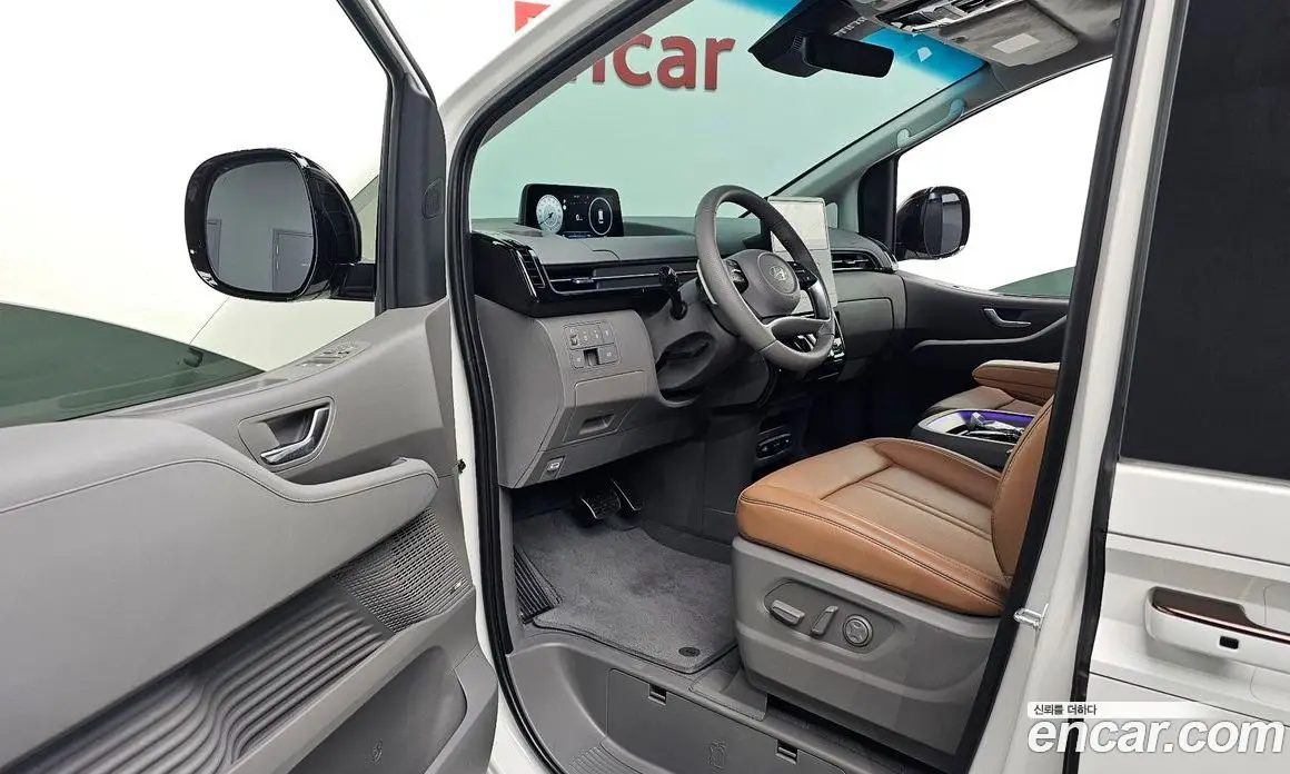 Hyundai Staria 2025 2.2 автомат (гидро), фото 13