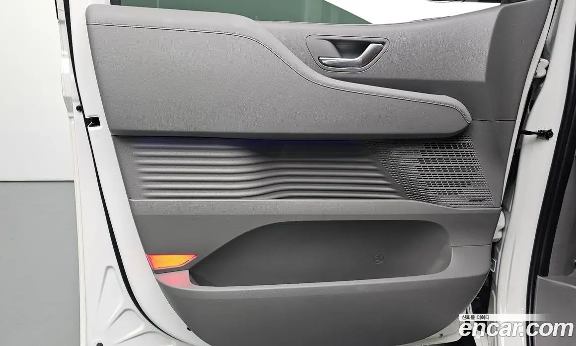 Hyundai Staria 2025 2.2 автомат (гидро), фото 14