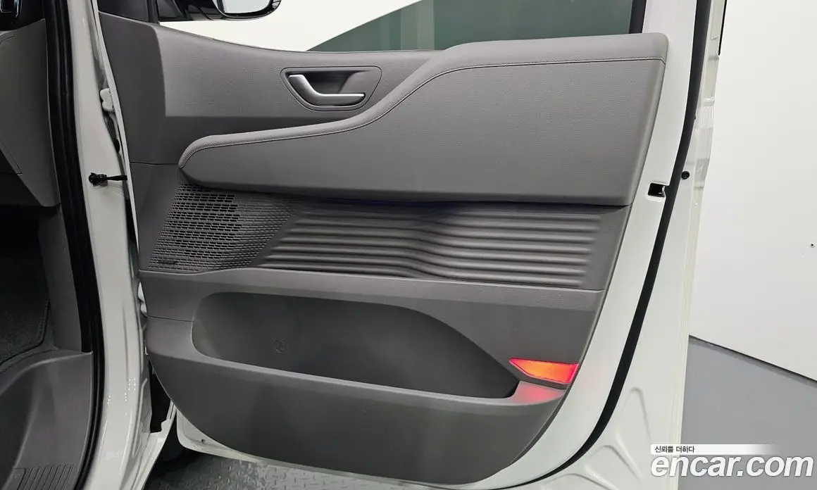 Hyundai Staria 2025 2.2 автомат (гидро), фото 15