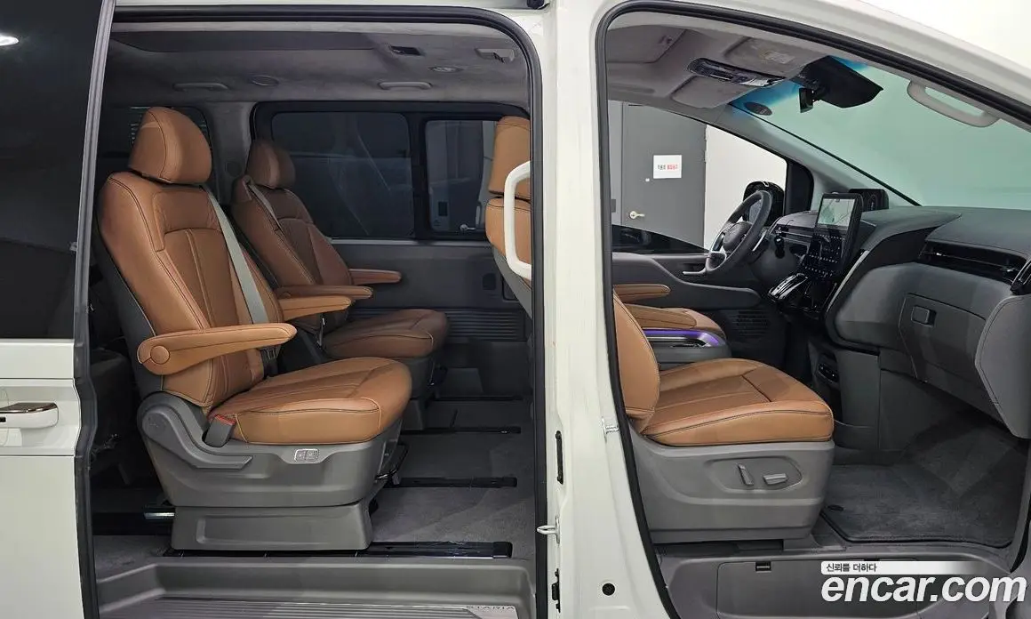 Hyundai Staria 2025 2.2 автомат (гидро), фото 16