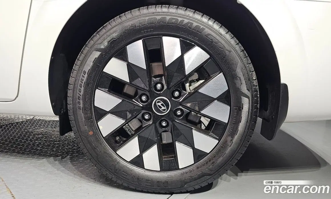 Hyundai Staria 2025 2.2 автомат (гидро), фото 7