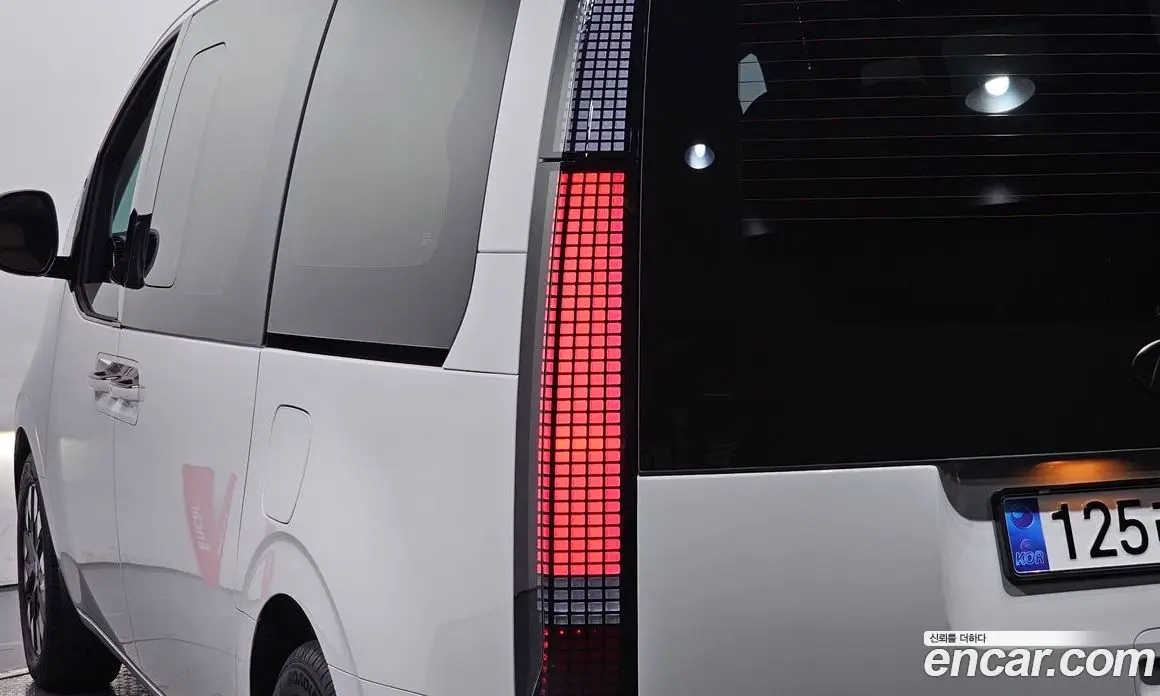 Hyundai Staria 2025 2.2 автомат (гидро), фото 9