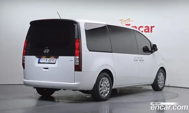 Hyundai Staria 2025 2.2 автомат (гидро), миниатюра 2