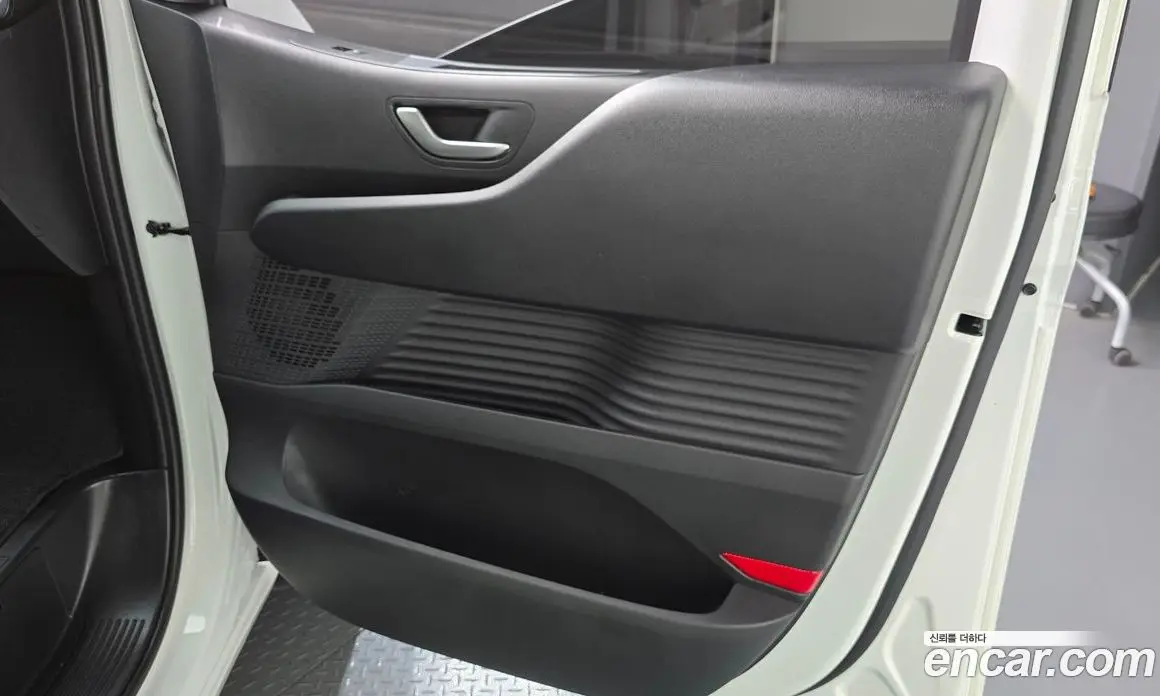 Hyundai Staria 2025 2.2 автомат (гидро), фото 14