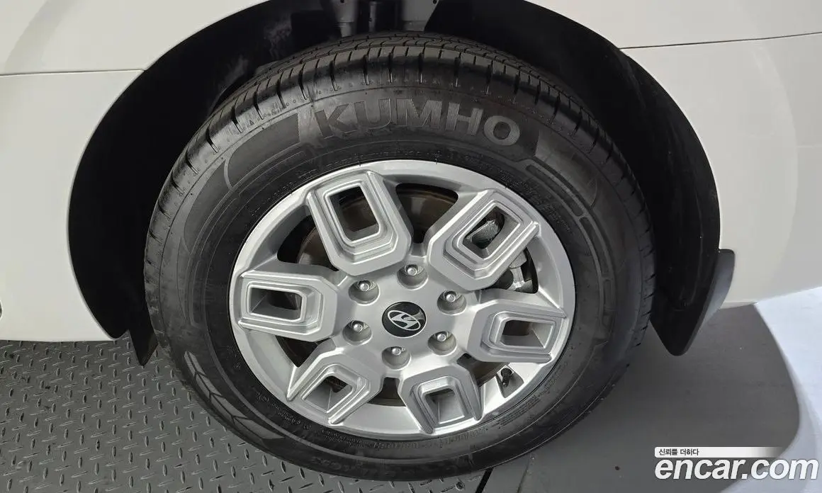 Hyundai Staria 2025 2.2 автомат (гидро), фото 7