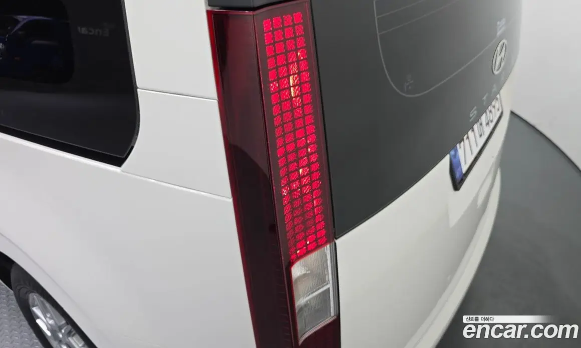 Hyundai Staria 2025 2.2 автомат (гидро), фото 9