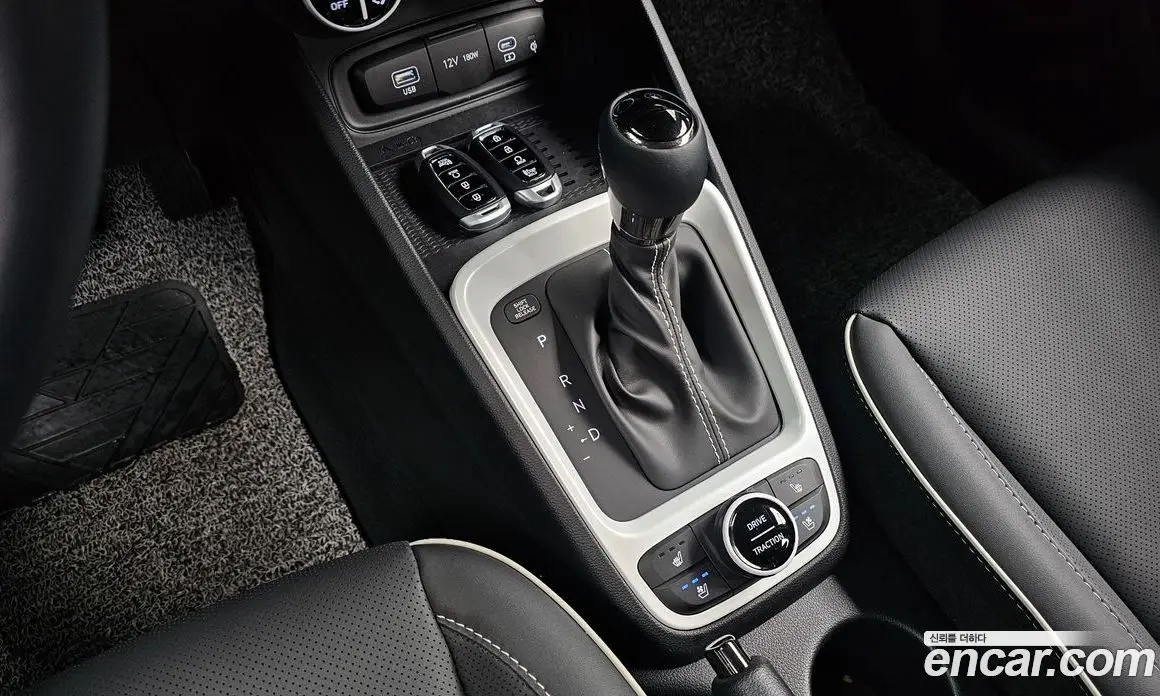 Hyundai Venue 2025 1.6 автомат (гидро), фото 12