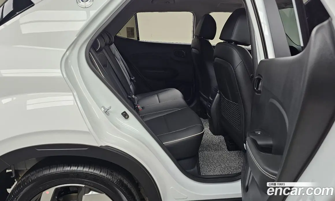 Hyundai Venue 2025 1.6 автомат (гидро), фото 17