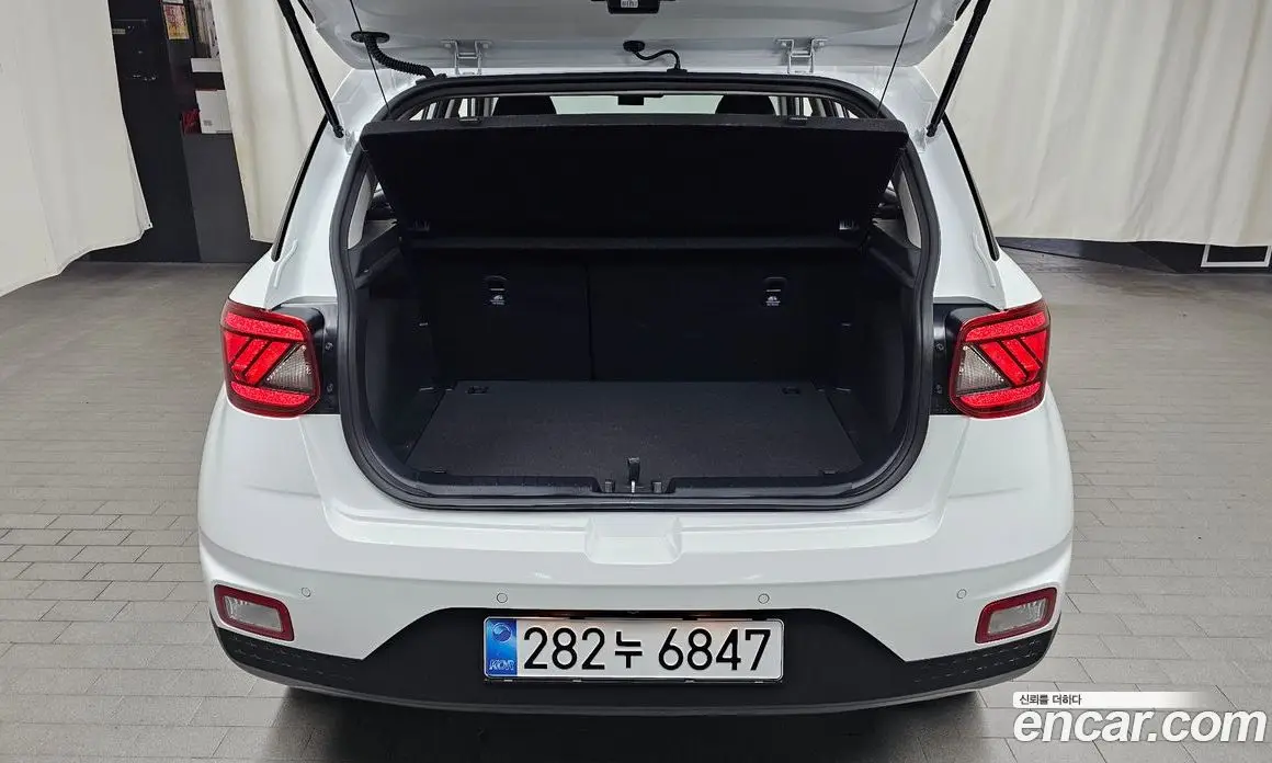 Hyundai Venue 2025 1.6 автомат (гидро), фото 23