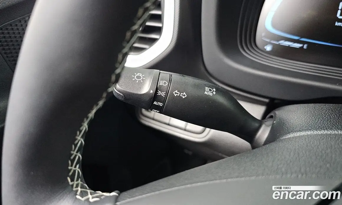 Hyundai Venue 2025 1.6 автомат (гидро), фото 28