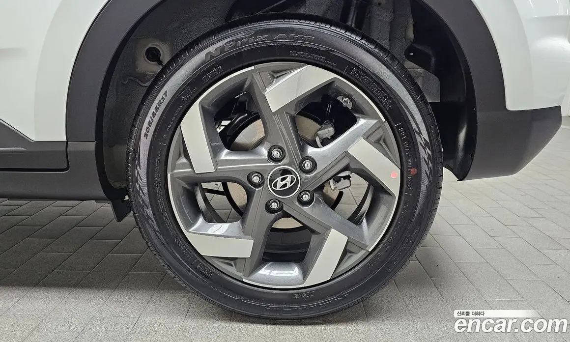 Hyundai Venue 2025 1.6 автомат (гидро), фото 7