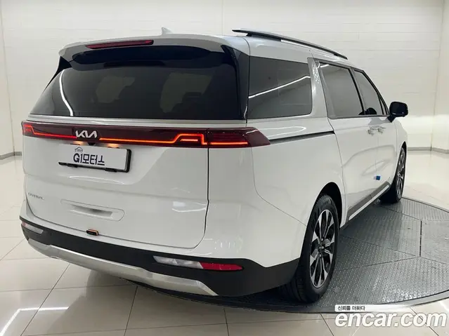 Kia Carnival 2022 2.2 автомат (гидро), миниатюра 4